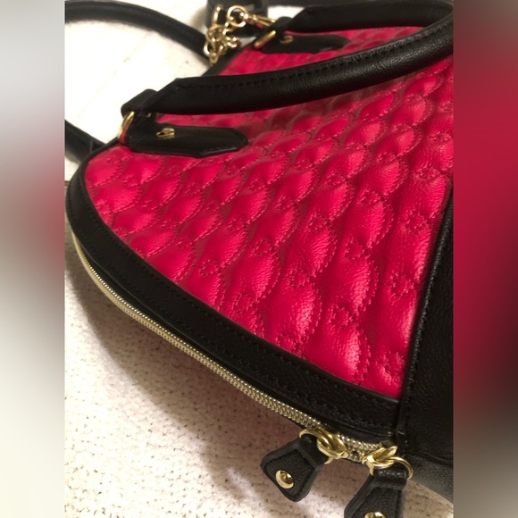 Betsy Johnson Crossbody - Picture 11 of 11